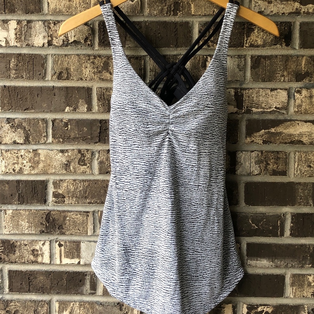 Lululemon fashion sport tank with open back